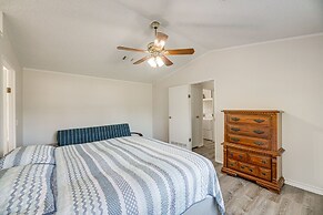 4 Mi to State Park: Peaceful Rockport Home w/ Yard