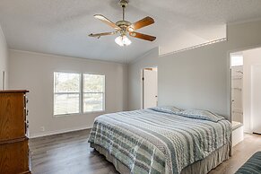 4 Mi to State Park: Peaceful Rockport Home w/ Yard