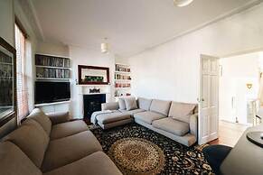 Stylish 2 Bedroom Flat in Camden Town