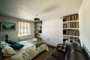 Stylish 2 Bedroom Flat in Camden Town