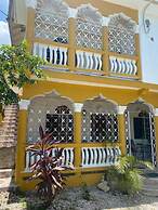 RUNTINGS HIDEAWAY STAY NOMPREL ROAD NEGRIL