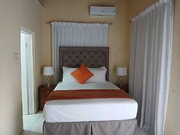 RUNTINGS HIDEAWAY STAY NOMPREL ROAD NEGRIL