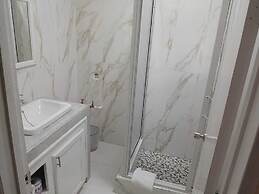 RUNTINGS HIDEAWAY STAY NOMPREL ROAD NEGRIL