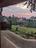 Cwmbale Eco-Tourist Lodge