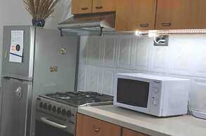 Entire unit near beach access to garden