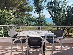 Bral Currila Peaceful Beachfront Apt