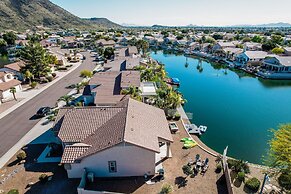 Lakefront Oasis