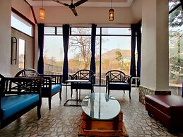 Lakeside Boheme Inn