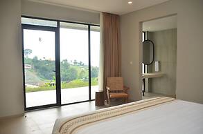 JadenHill CityView 8BR Villa Heated Pool+Movieroom