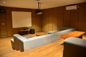 JadenHill CityView 8BR Villa Heated Pool+Movieroom