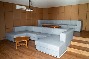 JadenHill CityView 8BR Villa Heated Pool+Movieroom