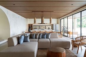 JadenHill CityView 8BR Villa Heated Pool+Movieroom