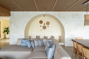 JadenHill CityView 8BR Villa Heated Pool+Movieroom