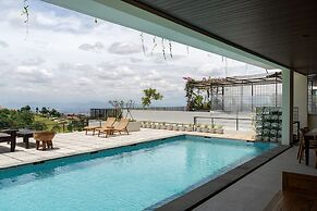 JadenHill CityView 8BR Villa Heated Pool+Movieroom