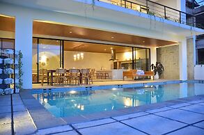 JadenHill CityView 8BR Villa Heated Pool+Movieroom