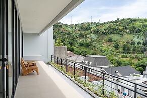 JadenHill CityView 8BR Villa Heated Pool+Movieroom