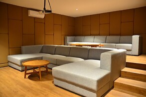 JadenHill CityView 8BR Villa Heated Pool+Movieroom