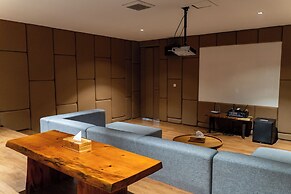 JadenHill CityView 8BR Villa Heated Pool+Movieroom