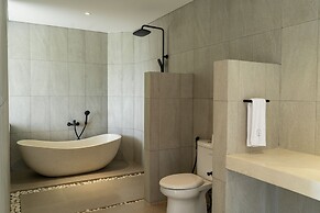 JadenHill CityView 8BR Villa Heated Pool+Movieroom