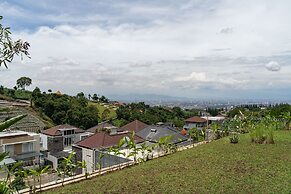 JadenHill CityView 8BR Villa Heated Pool+Movieroom