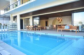 JadenHill CityView 8BR Villa Heated Pool+Movieroom