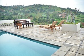 JadenHill CityView 8BR Villa Heated Pool+Movieroom