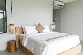 JadenHill CityView 8BR Villa Heated Pool+Movieroom