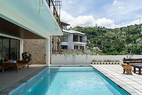 JadenHill CityView 8BR Villa Heated Pool+Movieroom