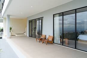 JadenHill CityView 8BR Villa Heated Pool+Movieroom