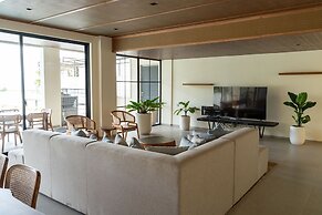 JadenHill CityView 8BR Villa Heated Pool+Movieroom