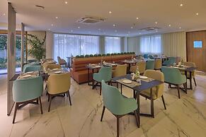 Grand Continent Hebbal a Sarovar Portico Affiliate Hotel