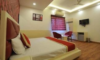 Hotel Sahibs Red Carpet