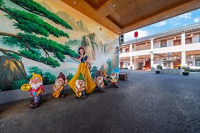 Shanghai Wanzhen Leisure Village