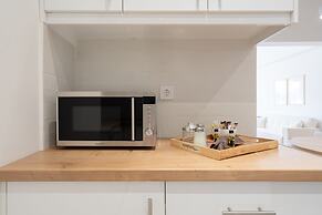 City Chic Apartment with Park View