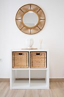 City Chic Apartment with Park View