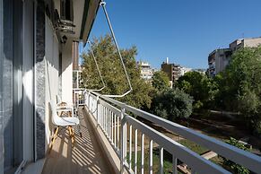 City Chic Apartment with Park View