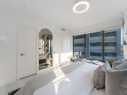 Soho Suites Yorkville