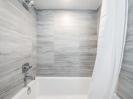 Soho Suites Yorkville
