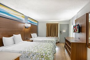 HomeTowne Studios by Red Roof Lancaster
