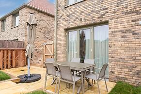 Tranquil 4-bed Oasis Modern Chic