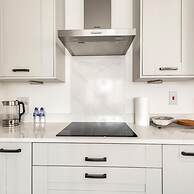 Tranquil 4-bed Oasis Modern Chic