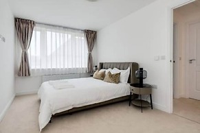 Tranquil 4-bed Oasis Modern Chic