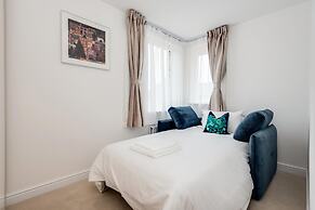 Tranquil 4-bed Oasis Modern Chic