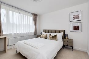 Tranquil 4-bed Oasis Modern Chic