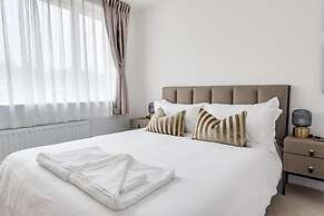 Tranquil 4-bed Oasis Modern Chic