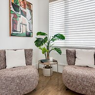 Tranquil 4-bed Oasis Modern Chic