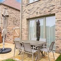 Tranquil 4-bed Oasis Modern Chic