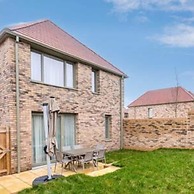 Tranquil 4-bed Oasis Modern Chic