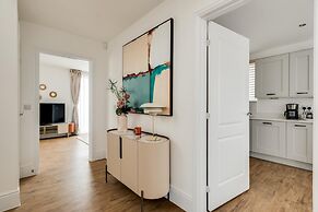 Tranquil 4-bed Oasis Modern Chic