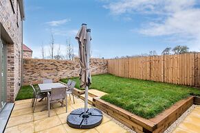 Tranquil 4-bed Oasis Modern Chic